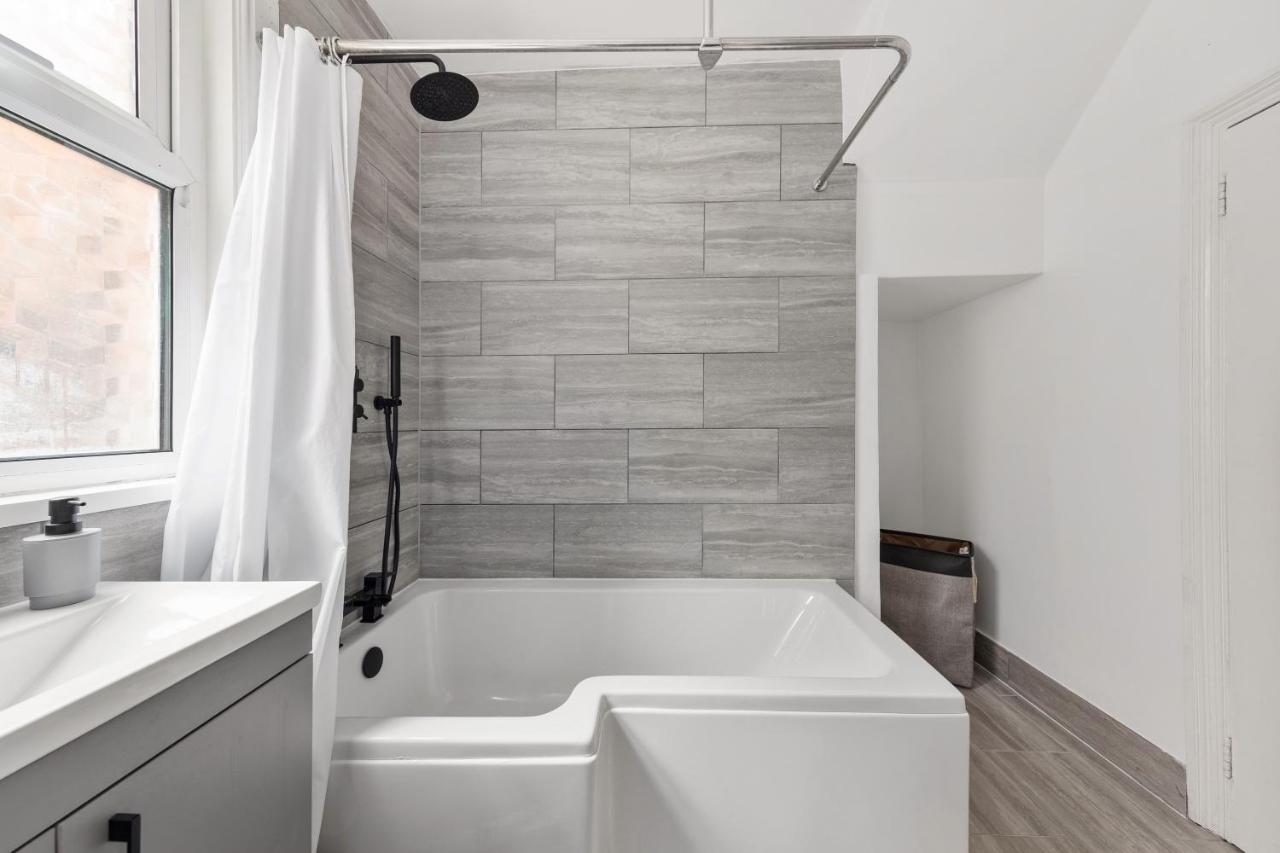 Beautifully Modern 2-Bed Apartment W/Garden Londra Dış mekan fotoğraf