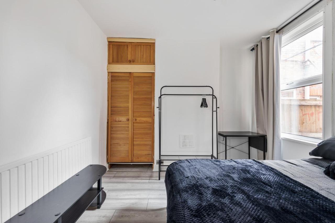 Beautifully Modern 2-Bed Apartment W/Garden Londra Dış mekan fotoğraf
